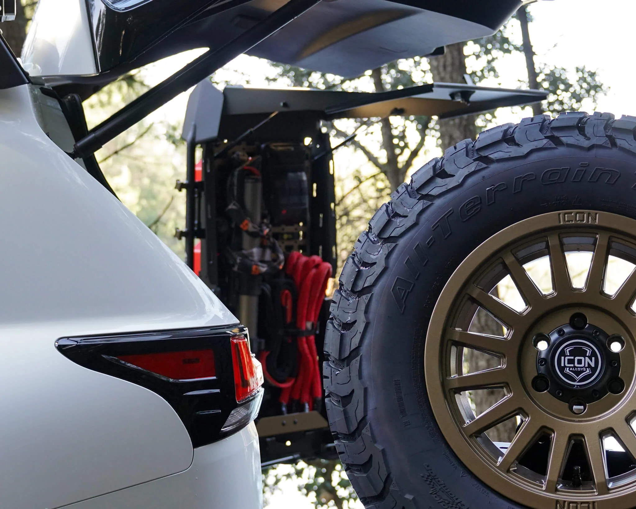 LX600 & LX700h Dual Swing-Out Rear Bumper - Image 4