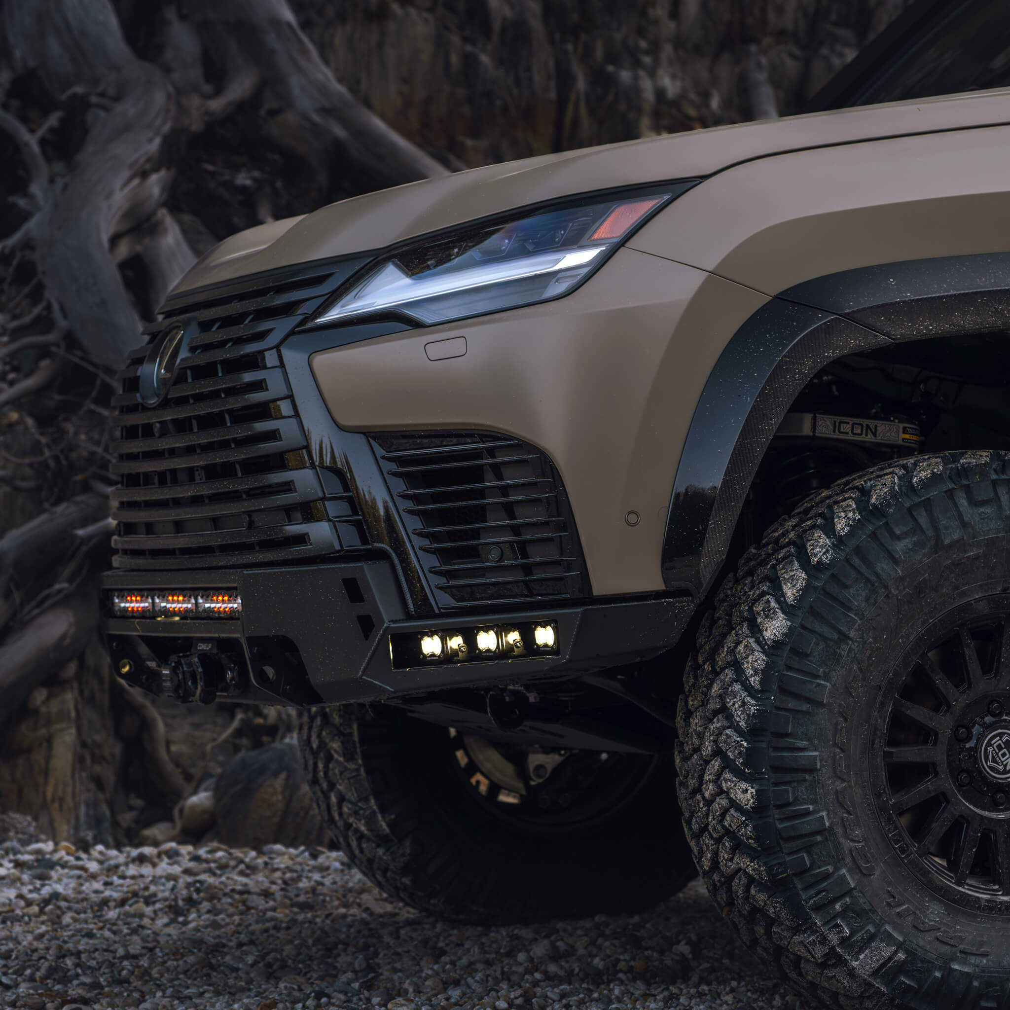 LX600 & LX700h Low-profile Front Winch Bumper - Image 8