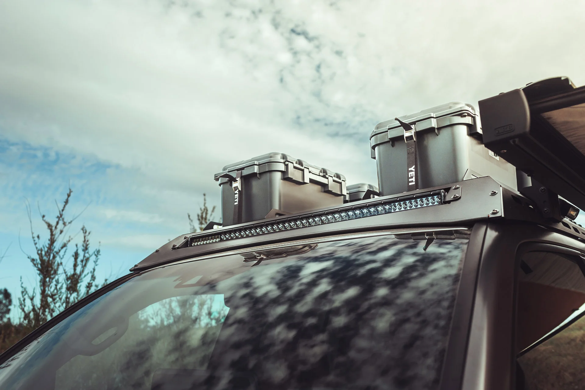 LX600 & LX700h Easy-Install Modular Roof Rack - Image 18