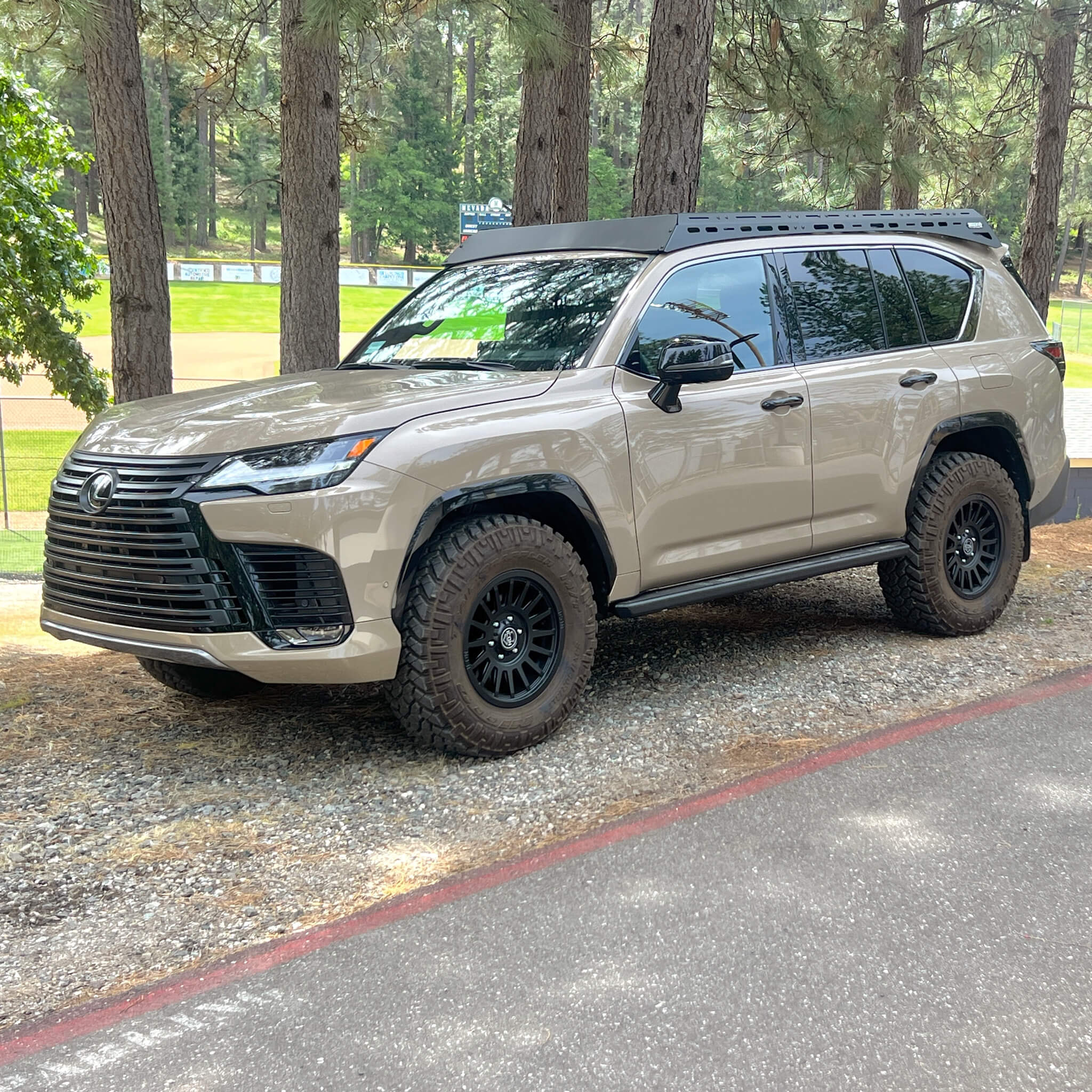 LX600 & LX700h Easy-Install Modular Roof Rack - Image 8