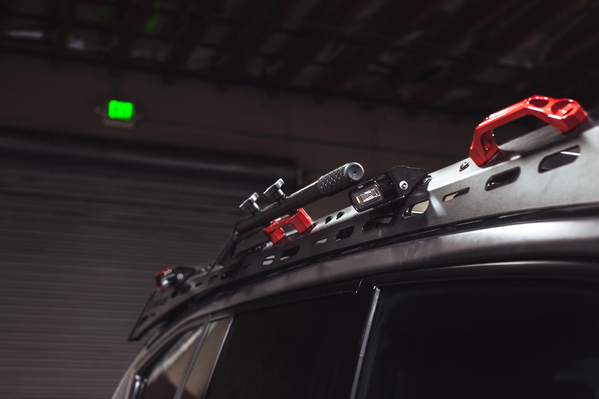 LX600 & LX700h Easy-Install Modular Roof Rack - Image 17