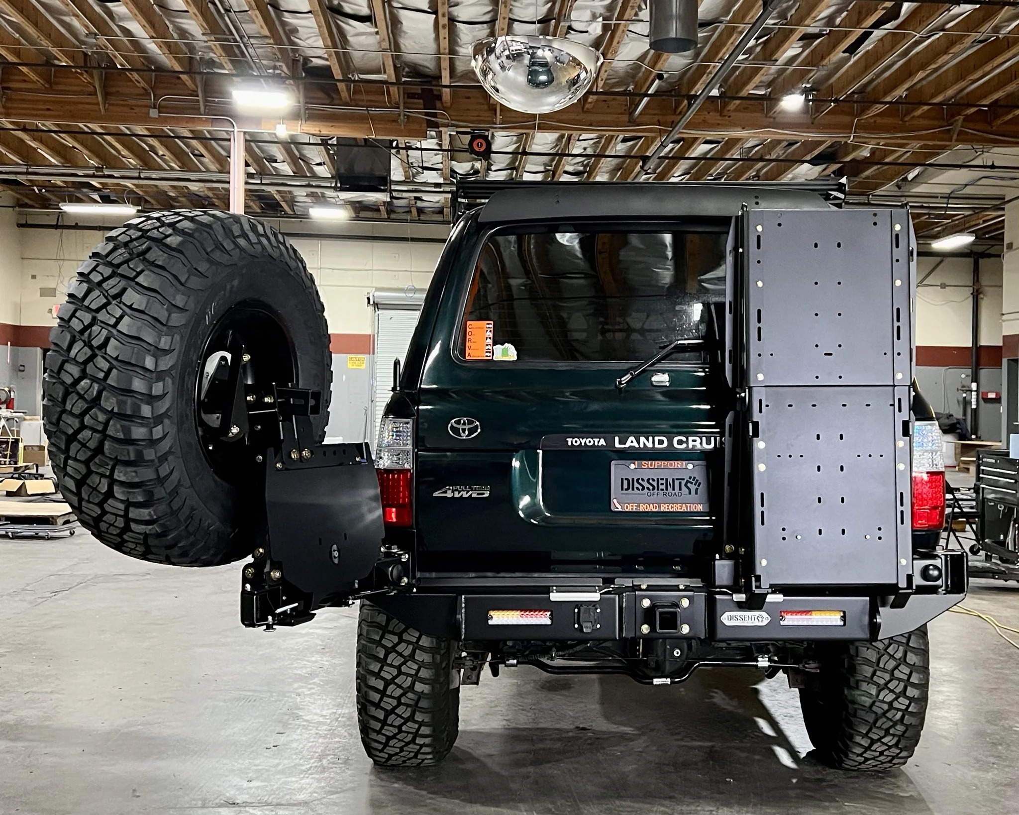 Tire Carrier Swing-out - Image 11